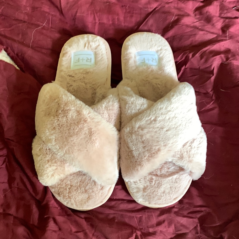 Women’s slippers
